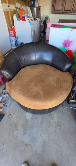 Large swivel chair