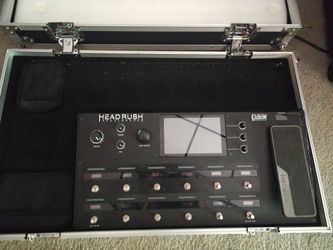 Headrush pedalboard w/ roadcase