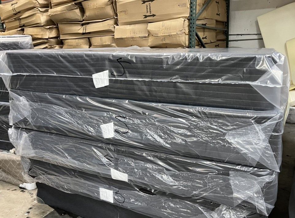 BRAND NEW TWIN,FULL,QUEEN AND KING MATTRESS SET BEST PRICE IN TOWN PLUSH TOP MATTRESS ORTHOPEDIC