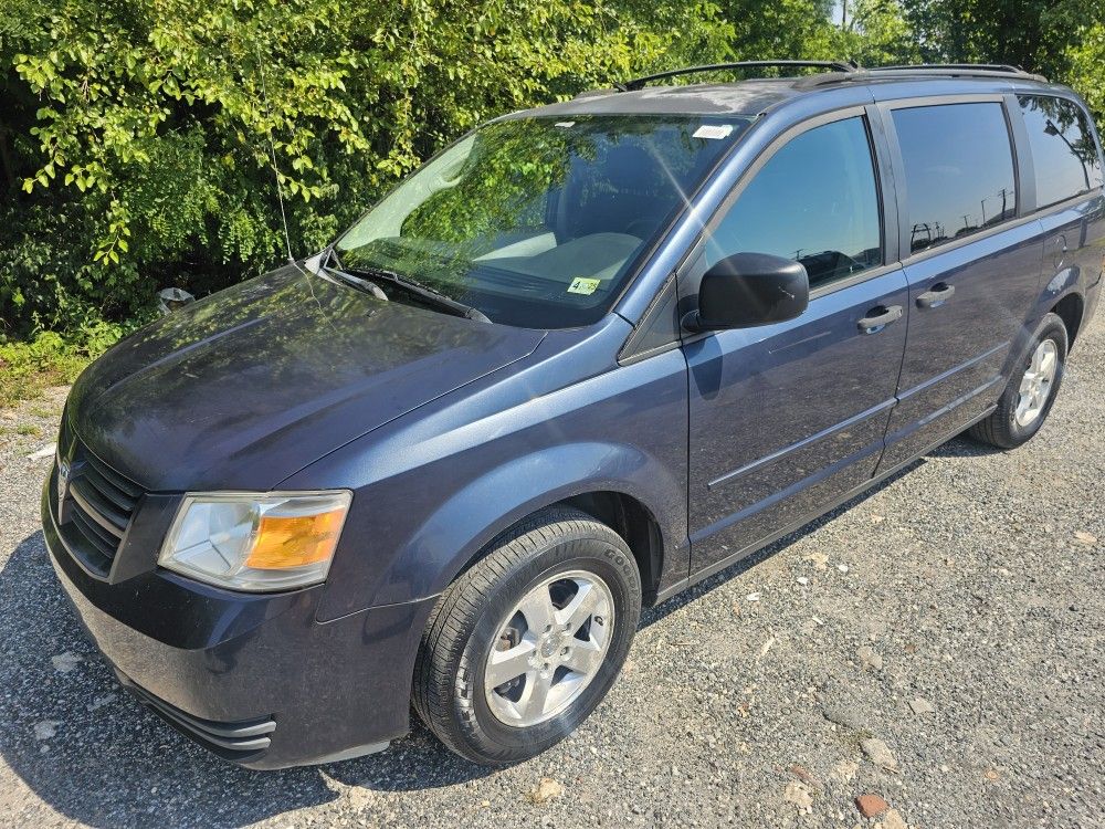 2009 Dodge Grand Caravan Stow n Go Very Reliable