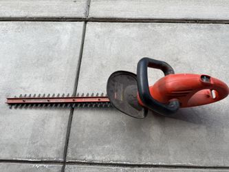 Black and Decker 22 Inch Hedge Trimmer Plugin