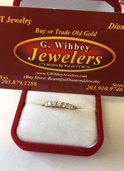 10 Kt Gold& cubic zirconia ring