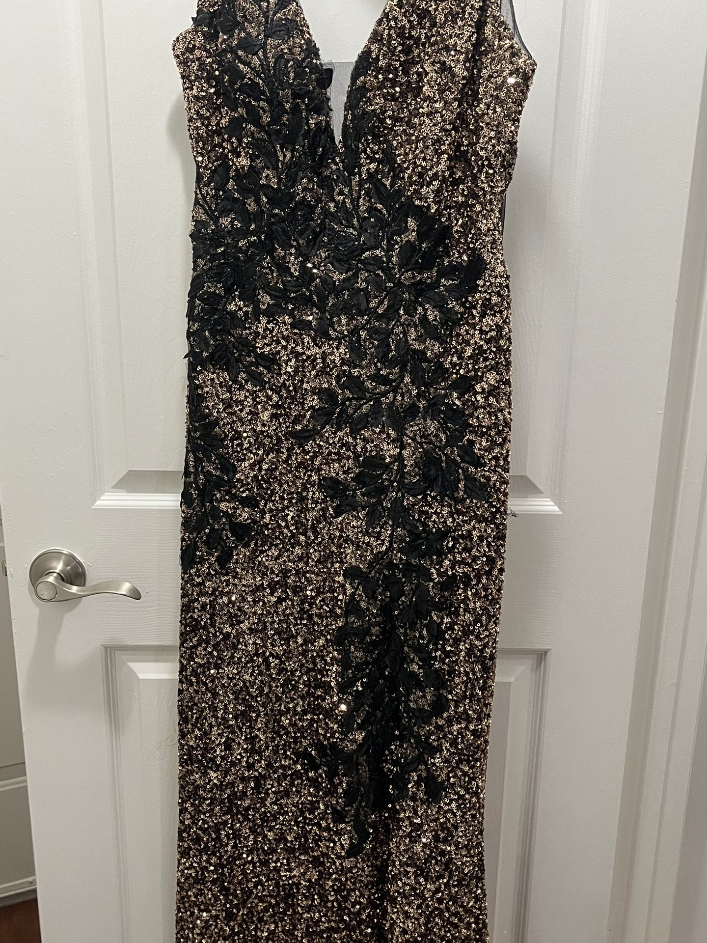 Dress Black and gold