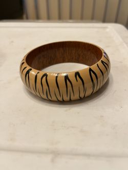 VTG Lacquer Hand Painted Wooden Bangle Bracelet 