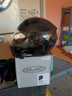 Motorcycle helmet with bluetooth