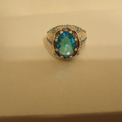 NEW SILVER AND BLUE FASHION RING