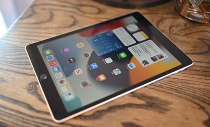 Apple iPad Air 2 MNV22LL/A 9.7" 32GB WiFi, White/Silver