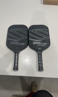 2 Carbón Fiber Control Pickleball Rackets New Out The Box