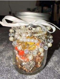 Cutesy jewelry jar ✨🤗