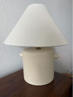 Cream/white lamp