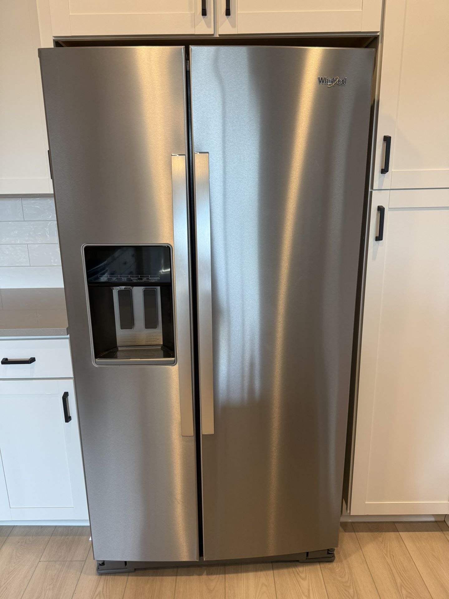 BRAND NEW COUNTER DEPTH FRENCH DOOR FRIDGE