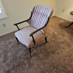 Vintage Decorative Light Pink Chair! 