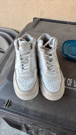 Nike two tone white shoes size 9