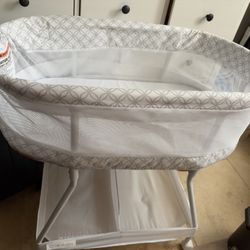 Delta Children Bassinet