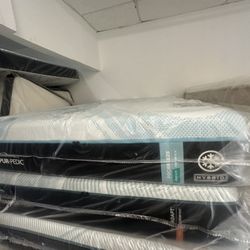 King Queen Size Tempurpedic ProAdapt,  ProBreeze,  LuxeBreeze Mattress  Pro Breeze /Luxe Adapt /Pro Adapt /Adapt /cloud /Tempur pedic contour Supreme 