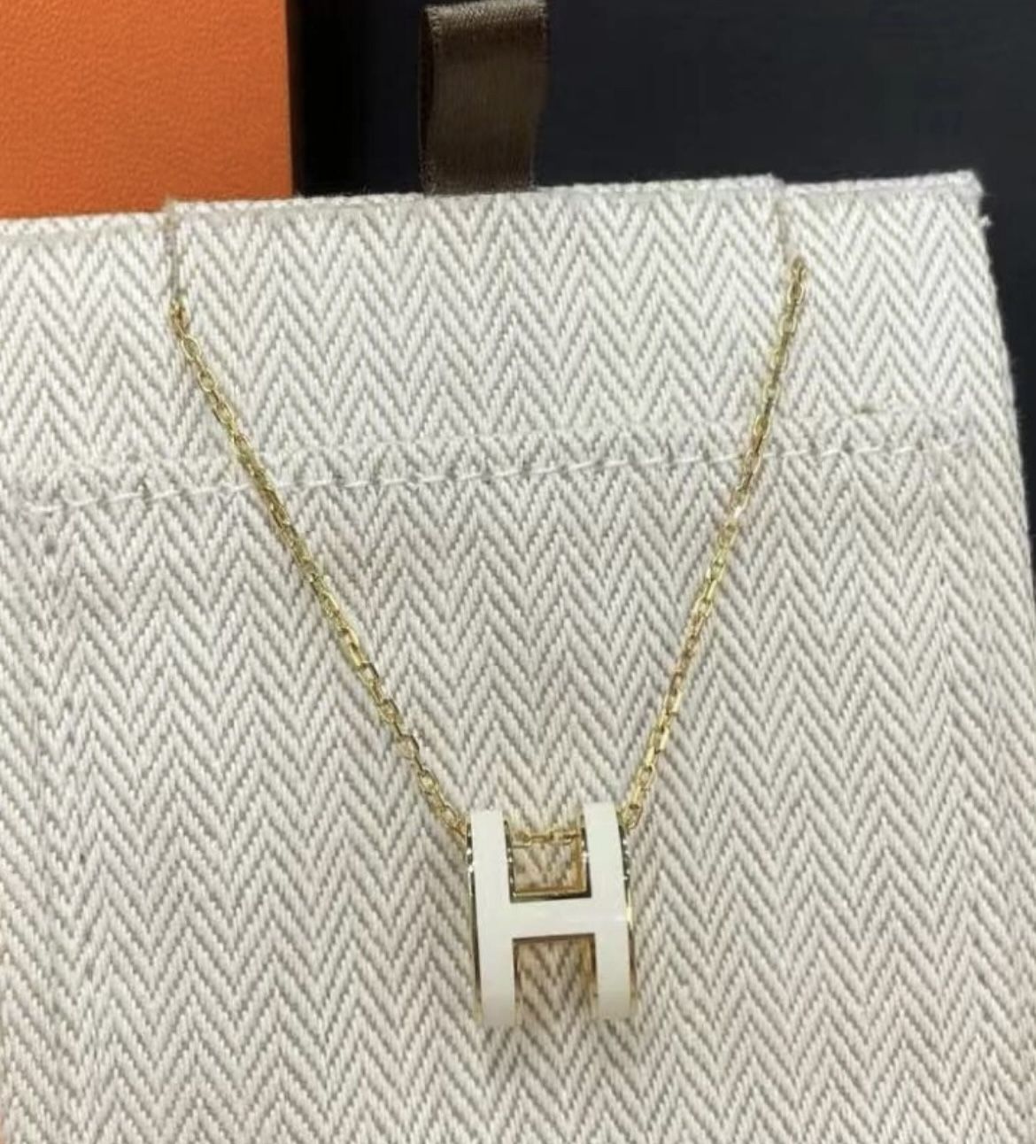 HERMES POP H Series Mini Pop H Logo Letter Decoration Metal Necklace Women's（37）17