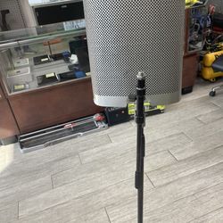 sterling audio VMS vocal microphone shield with stand 