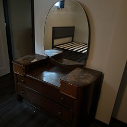 Antique Vanity / Dressing Table. 