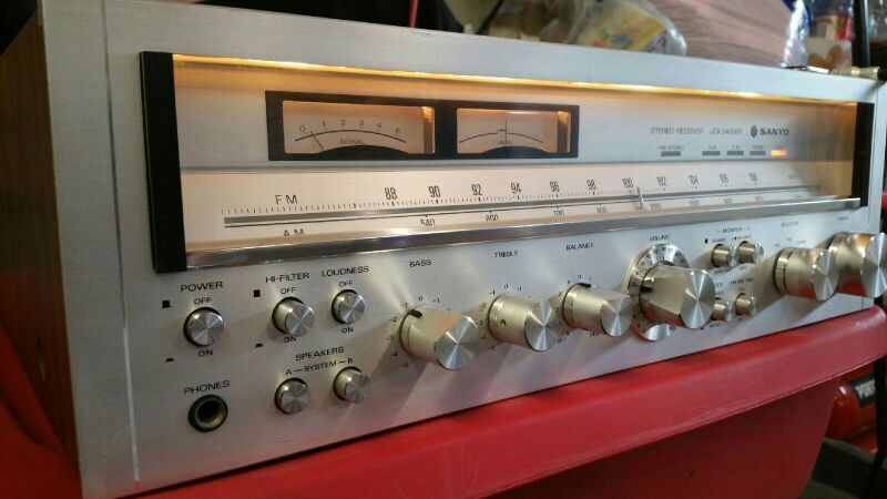 Mint Condition piece of hifi History JCX 2400KR with 2 Vintage Sanyo 15 inch woofer speakers 299 obo