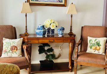 Entry way console