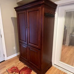 Duel, Cabinet