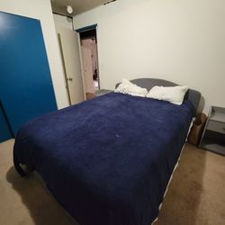 Bed Frame/night Stands/dresser And Stroage Sitting