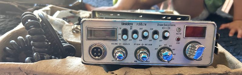 Uniden PC68LtW CB Radio