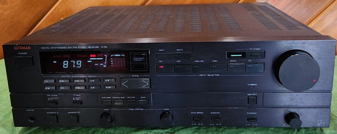 1 owner Luxman R-115 Synthesized AM/FM Stereo Receiver