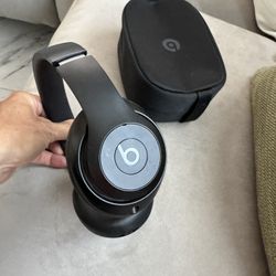 Beats Studio Pro - Wireless Bluetooth Noise Cancelling Headphones - Personalized Spatial Audio, USB-C Lossless Audio, Apple & Android Compatibility, U