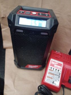 Milwaukee blue tooth speaker & charger