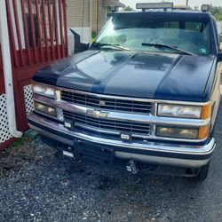 1999 Chevrolet Tahoe Needs A Motor Have Lots Of Money In It Lots Of New Parts Brand New Seats So On So On New Radiator New Power Steering Pump New Bat