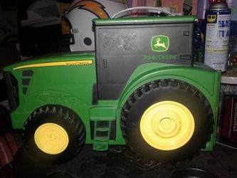 John Deere tractor collect box