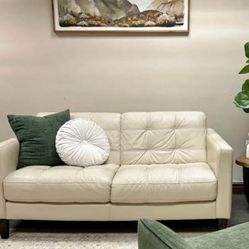 Chateau d'Ax Cream Leather Coach