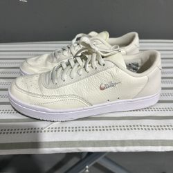 Women Nike Shoes Size 7.5