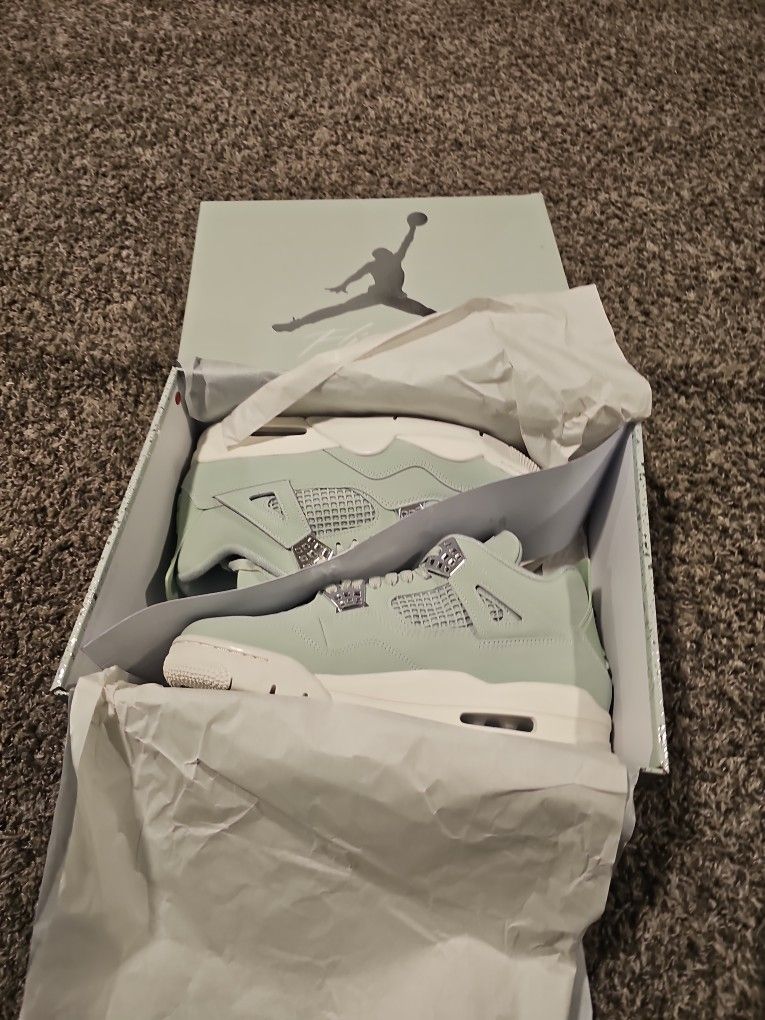 Jordan 4s "Seafoam " Size 9 DS Brand New