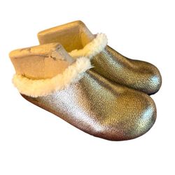 AK SKATE Cracked Gold Leather w/Cream Faux Fur Lining Slippers/Clogs Sz 10.5-11
