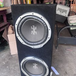 Dual Sony-Xplod 12” Single-voice-Coil -4-ohm Subwoofer With Box.