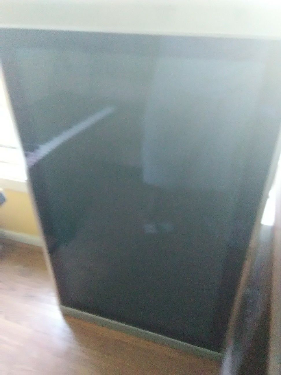 Hitachi 42 inch TV with remote control and 3 HDMI ports with Wall mount