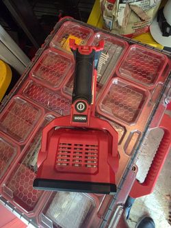 Milwaukee M18 Search light