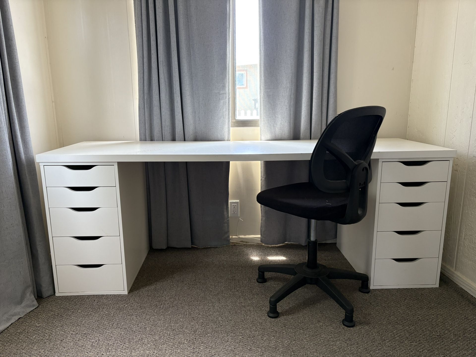 Craft Table And Drawers