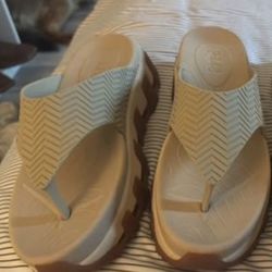 Vibram Sandles Woman Size 10 New 