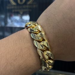18mm Miami Cuban Link Bracelet 8.5” Gold Over Silver Plated