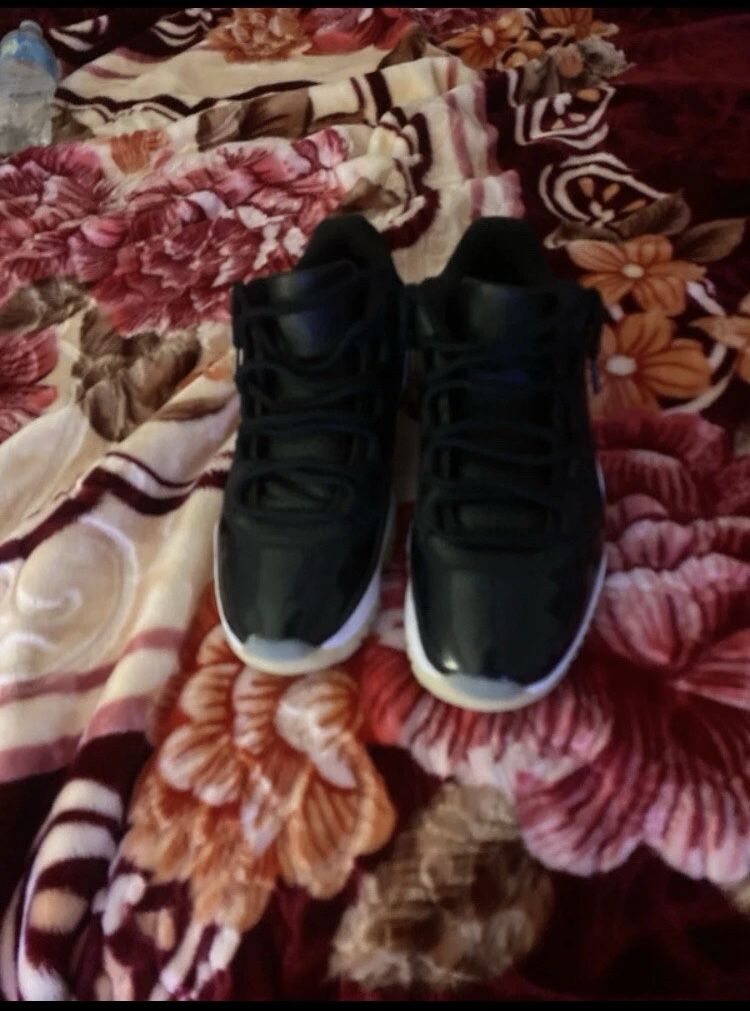 Jordan 11 Low 72-10