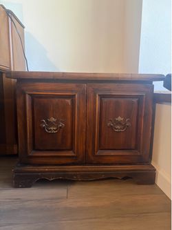 2 Vintage End Tables