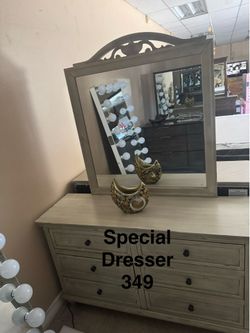 DRESSER 349
