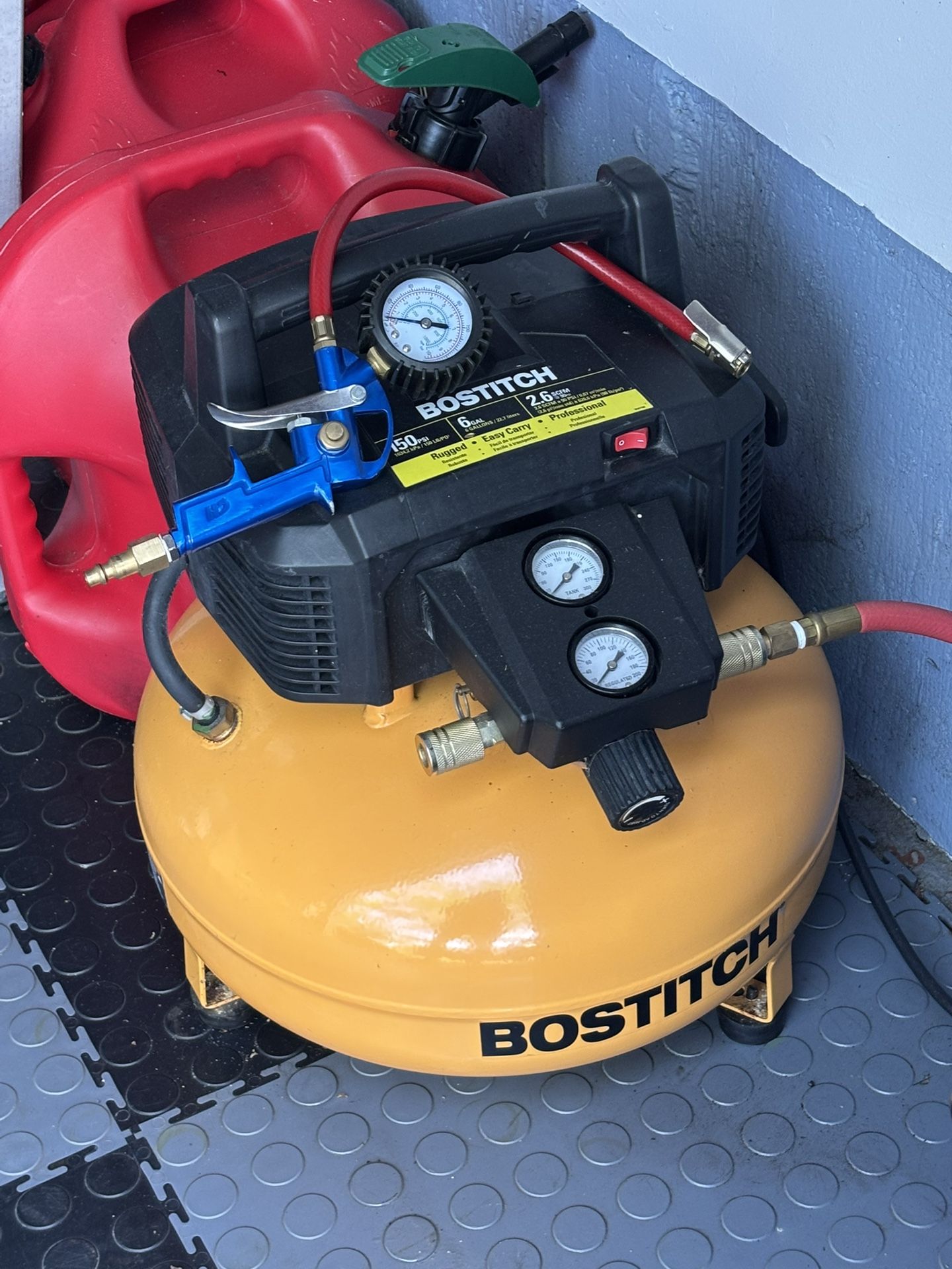 Bostitch 6 Gallon Portable Air Compressor