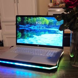 HP 17.3" 👉🏾Touchscreen👈🏾 laptop😃 16GB 512GB SSD Quad i3 cpu 💪🏾 Rose Gold