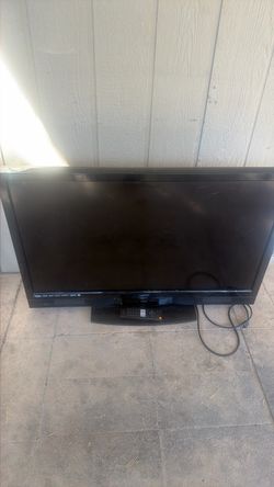Vizio Flat Screen TV with Remote