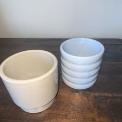 2 Small Flower pots