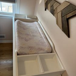 Changing Table Topper With Cushion And Sheets